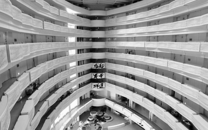 How to Choose Your Hotel Apartment in Deira: Stay or Invest