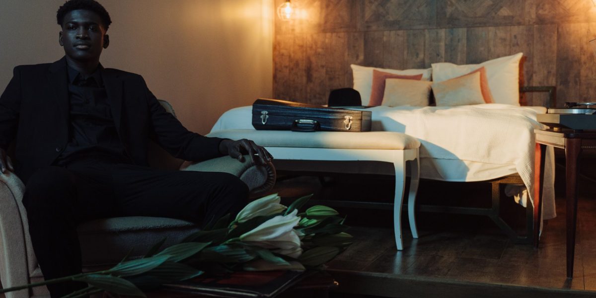 Experience the comfort and lavish amenities of a high-end hotel apartment in Dubai.